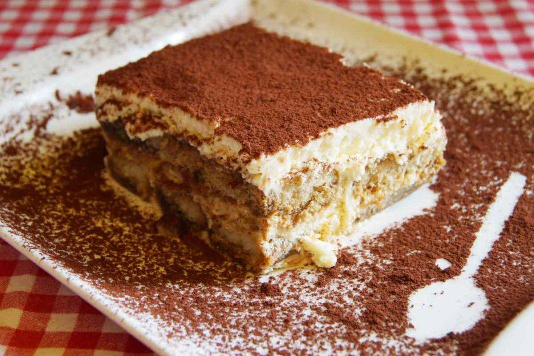 Tiramisù Caffè e Panna senza uova e mascarpone