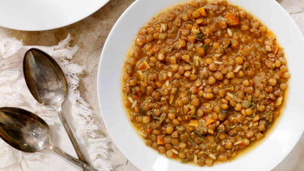 Lenticchie Stufate In Umido Piatto Caldo Ideale In Inverno