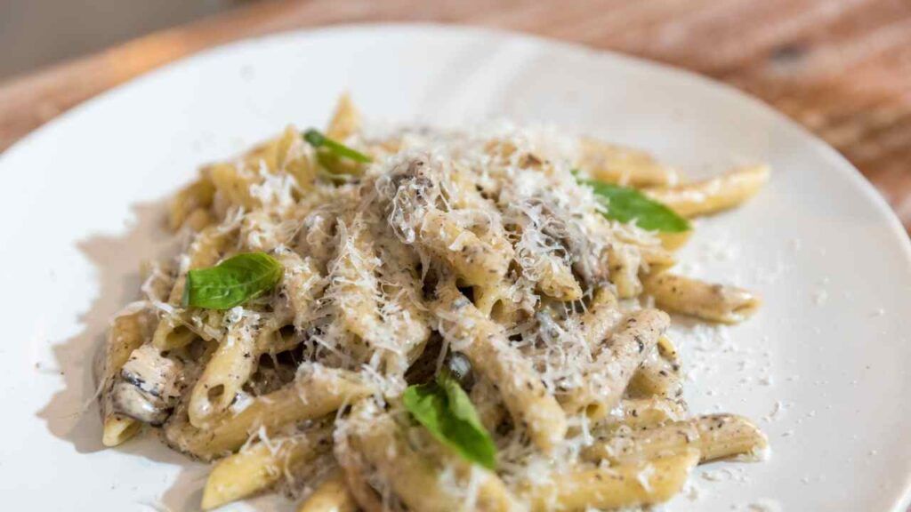 Pasta Cacio E Pepe Con Le Melanzane La Ricetta Perfetta Per Un Pranzo