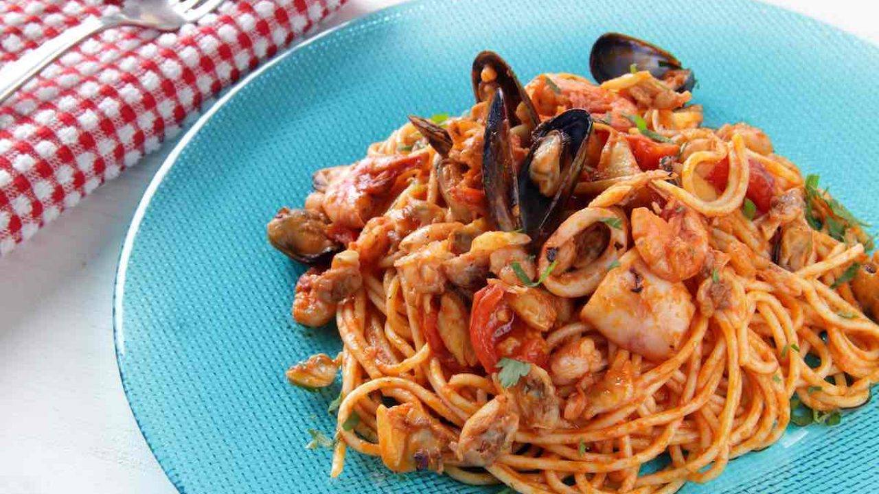 Spaghetti Al Ragu Di Pesce Incomparabile Bonta In Un Piatto Unico