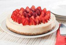 Cheesecake alle fragole e mascarpone - Ricettasprint.it