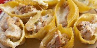 Conchiglioni ripieni di prosciutto cotto e funghi