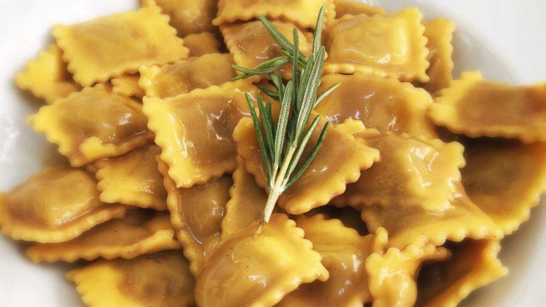 Agnolotti fatti in casa | Ricetta facile della tradizione ...