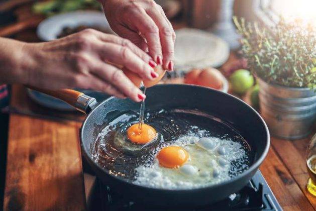 Uova ai bambini | Quante ne possono mangiare | Fanno bene o no