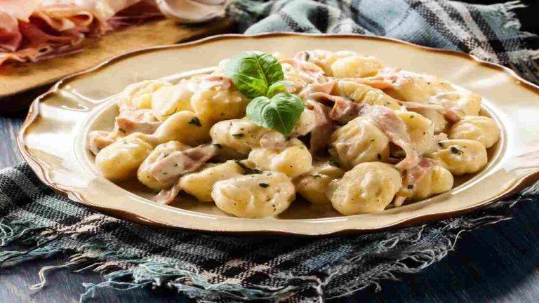 Gnocchi alla boscaiola | Un piatto goloso e raffinato