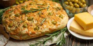 Focaccia al formaggio olive e rosmarino - ricettasprint