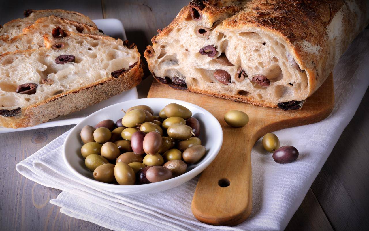 Pane di grano duro con olive FOTO ricettasprint