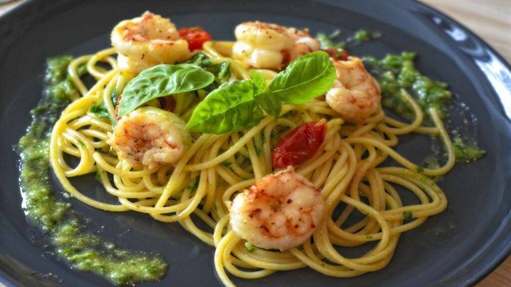 Spaghetti Con Gamberi E Pesto | Un Piatto Profumato E Veloce Da Realizzare