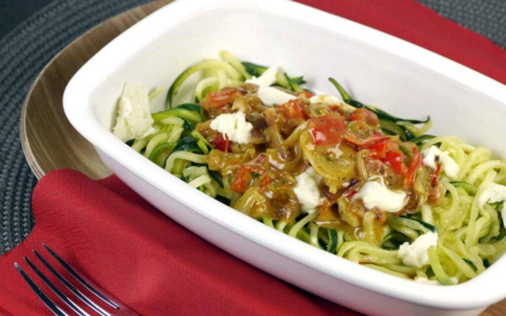 Spaghetti Di Zucchine Con Crema Di Peperoni E Tofu Ricetta Vegana