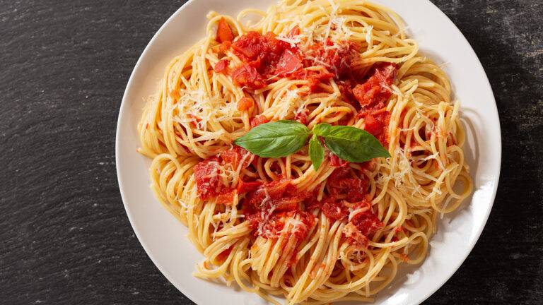 Pasta Al Pomodoro Crudo Fresco Piatto Veloce E Facile