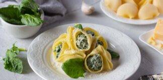 Lumaconi con ripieno di polpette e spinaci ricetta