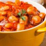 Zuppa di fagioli al pomodoro vegan ricetta