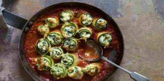 Involtini di zucchine vegetariane al pomodoro