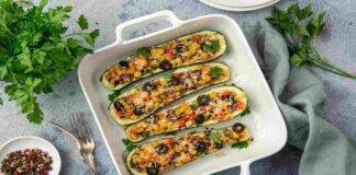 Scarpone di zucchine con peperoni cipolle e olive