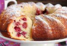 Ciambella mascarpone e yogurt alle fragole