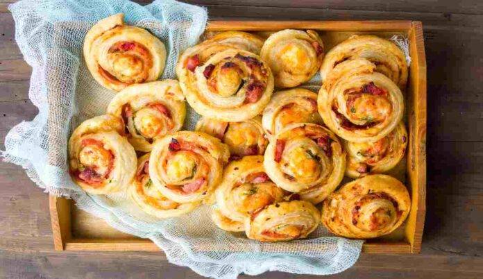 Snack Di Pasta Sfoglia Con Patate Zucchine E Pancetta | Facili Da Preparare