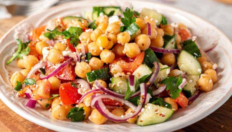 Cómo hacer una ensalada de garbanzos