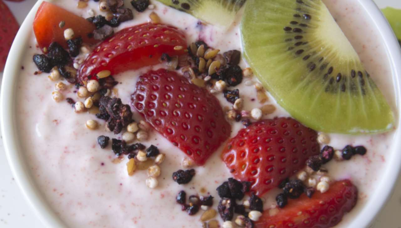 Colazione sana: yogurt bowl - Ilpiaceredellasemplicità