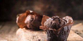 Muffin all'acqua al cioccolato AdobeStock