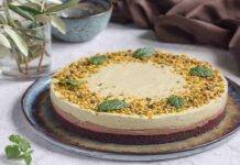 Cheesecake veloce con doppio cioccolato e pistacchio