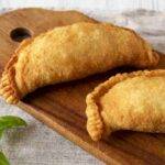 panzerotti light ripieni di melanzane e scamorza AdobeStock