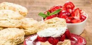 Biscotti alle fragole di nonna Matilde fruttati e ripieni di dolcezza, perfetti per la colazione Ricettasprint