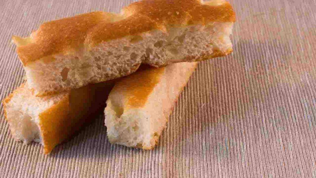 Focaccia Con Le Bolle Morbidissima E Super Digeribile Ricettasprint It