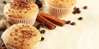 Muffin al cappuccino soffici e leggeri per iniziare la giornata con il piede giusto