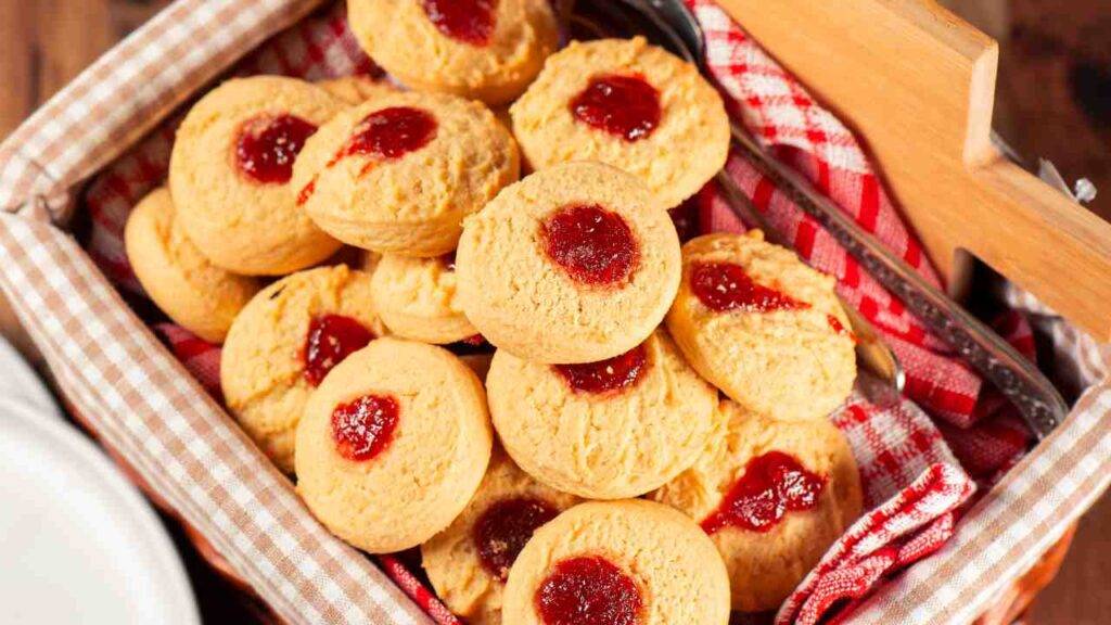 Biscotti Alla Confettura Di Fragole Talmente Friabili Che Si Sciolgono