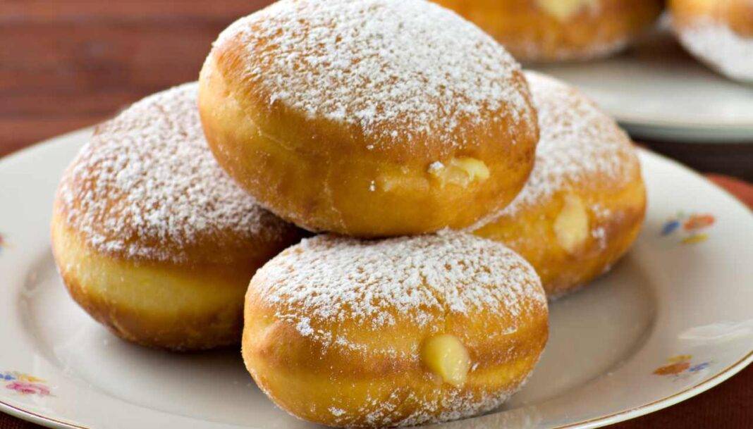 Krapfen, la vera ricetta originale: provala subito, con tanta crema ...