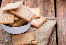 Petit beurre i classici biscotti francesi perfetti da inzuppare nel latte