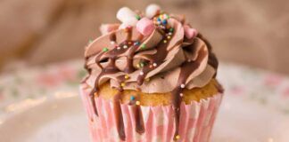 Muffin al mascarpone con spumone al nesquik 29072023 ricettasprint