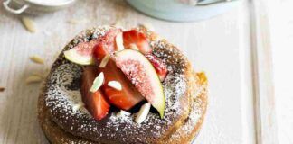 Tortine di mandorle e cannela con crema al cioccolato e frutta fresca 25072023 ricettasprint