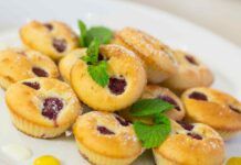 Tortine soffici alla frutta prova la mia ricetta light, non servono uova, zucchero e burro, ne puoi mangiare quante ne vuoi