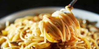 Aggiungo questo e trasformo gli spaghetti aglio, olio e peperoncino in un piatto a dir poco gourmet 5 minuti e sono a tavola