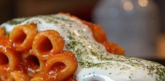 Alla pasta al pomodoro aggiungo la crema di formaggio, faranno anche la scarpetta, credimi sarà irresistibile