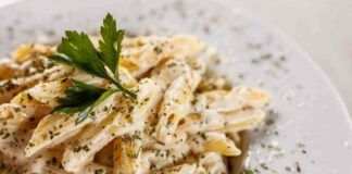 Basta con i soliti condimenti, la pasta la faccio così e in 10 minuti, spendo 4 euro e si leccano anche il piatto