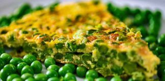 Stasera frittata leggera per tutti, ho utilizzato quel pugnetto di piselli che era rimasto abbandonato in freezer - RicettaSprint