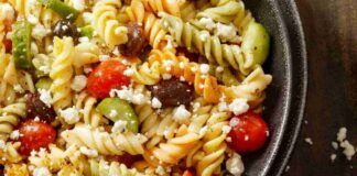 Insalata di pasta leggerissima, ormai la mangio tutti i giorni e non ne posso fare a meno - RicettaSprint