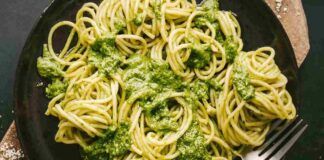 Ormai la pasta la mangio solo con il pesto di rucola, grazie a lui sono diventata piatta come una tavola da surf - RicettaSprint