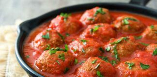 Per il pranzo di oggi ho usato quel po’ di pane raffermo del giorno prima, così le polpette sono diventate eccezionali - RicettaSprint