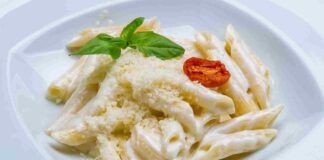 Pasta con ricotta e parmigiano: