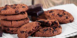 Prendili per la gola tutti anche chi è a dieta prepara i cookies al cioccolato senza uova e burro Ricettasprint