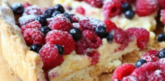 Buona si la crostata alla marmellata ma da quando ho aggiunto la crema quanti complimenti: il tempo di metterla a tavola che è finita!