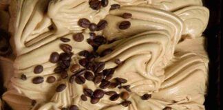 Gelato cremoso al caffè, lo preparo in 2 minuti e senza gelatiera - RicettaSprint