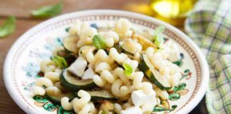 Pasta zucchine fritte e feta: l'eccellenza tra leggerezza e gusto, ma è l'ingrediente che ci aggiungo la vera sorpresa che spacca!