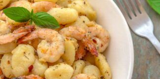 Non avevo mai preparato gnocchi così, con un mix di gamberetti e salsa al formaggio ho conquistato tutti a casa mia