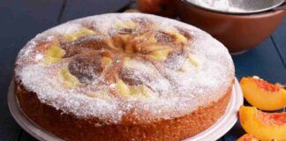 Aggiungo le pesche frullate a questo impasto e ho risolto la colazione della mia famiglia, la ricetta di mia nonna ha sempre una marcia in più