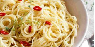 Aglio, olio e peperoncino ma con un ingrediente in più, la ricetta me l'ha suggerita la mia amica milanese - RicettaSprint