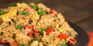 Risotto marocchino: mai provato? Un piatto pieno di sorprese con tanto pollo e verdure che ti farà impazzire